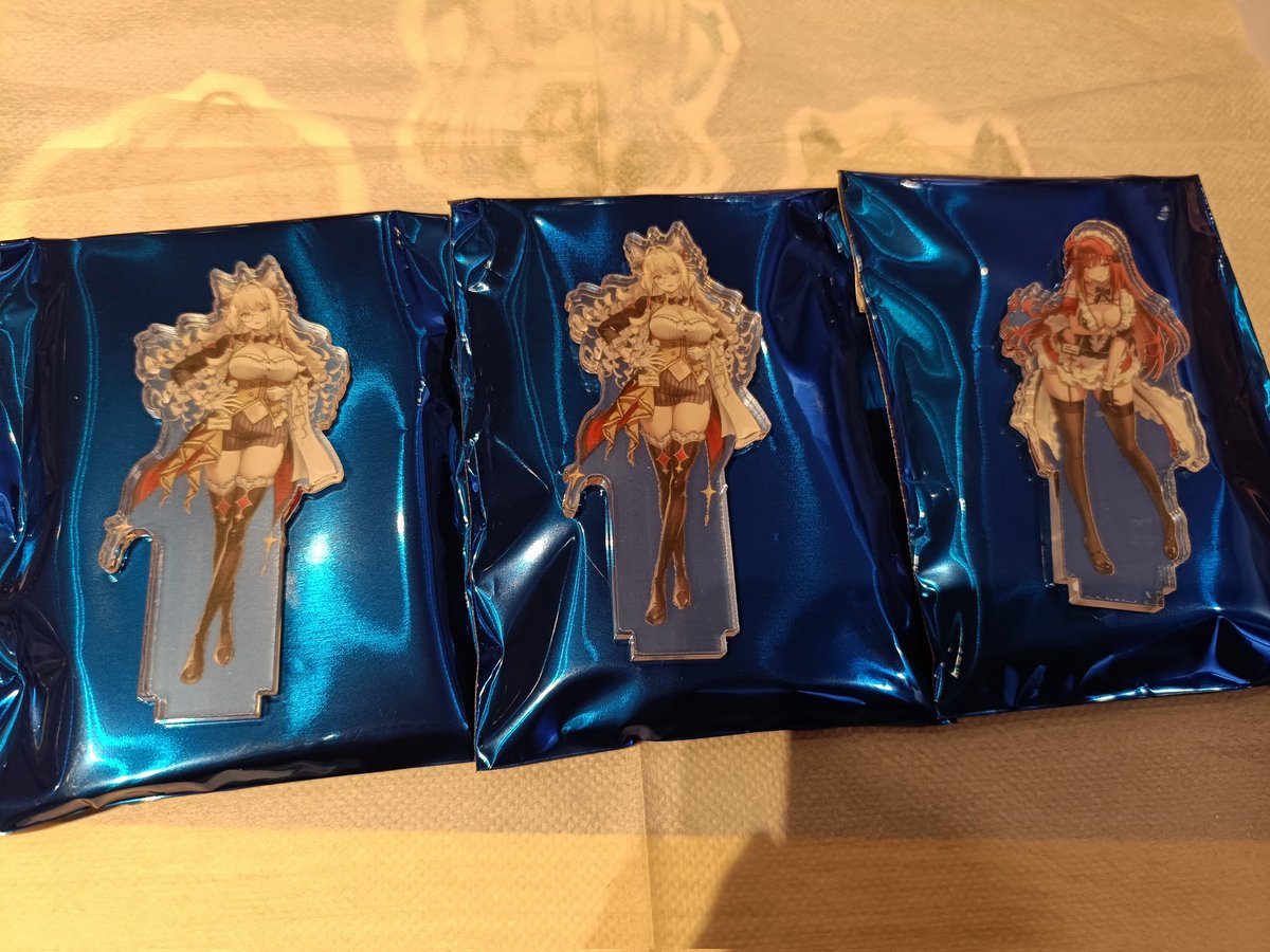 Amane15sub's tweet photo. 【交換】NIKKE andGALLERY コラボカフェ

譲）①特典コースター ミニキャラ(リバーレリオ/ラプンツェル/ナユタ)
②特典ポスカ(紅蓮/等身･クラウン)
③等身ミニアクスタ(クラウン/ラピ)

求）①②等身リバーレリオ･ラピ
③リバーレリオ

⚠ツイフィあります
まとめての交換希望です https://t.co/BUmgp0jEyL