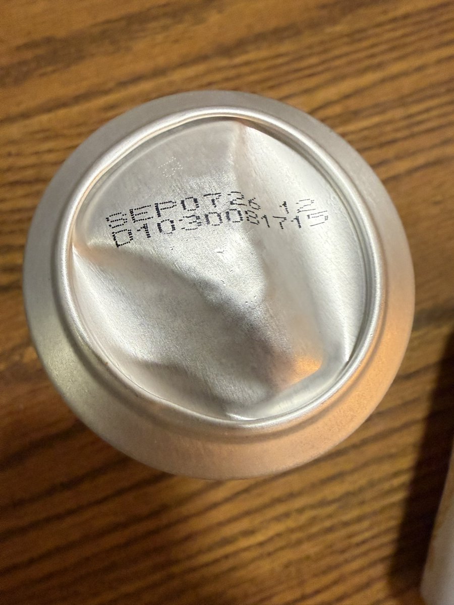 underscoredinht's tweet photo. Hey @MillerLite the last four cases I’ve bought have deformities! These are examples of the last two?!? What’s up with your QC on this batch??? https://t.co/jlCxTswORs
