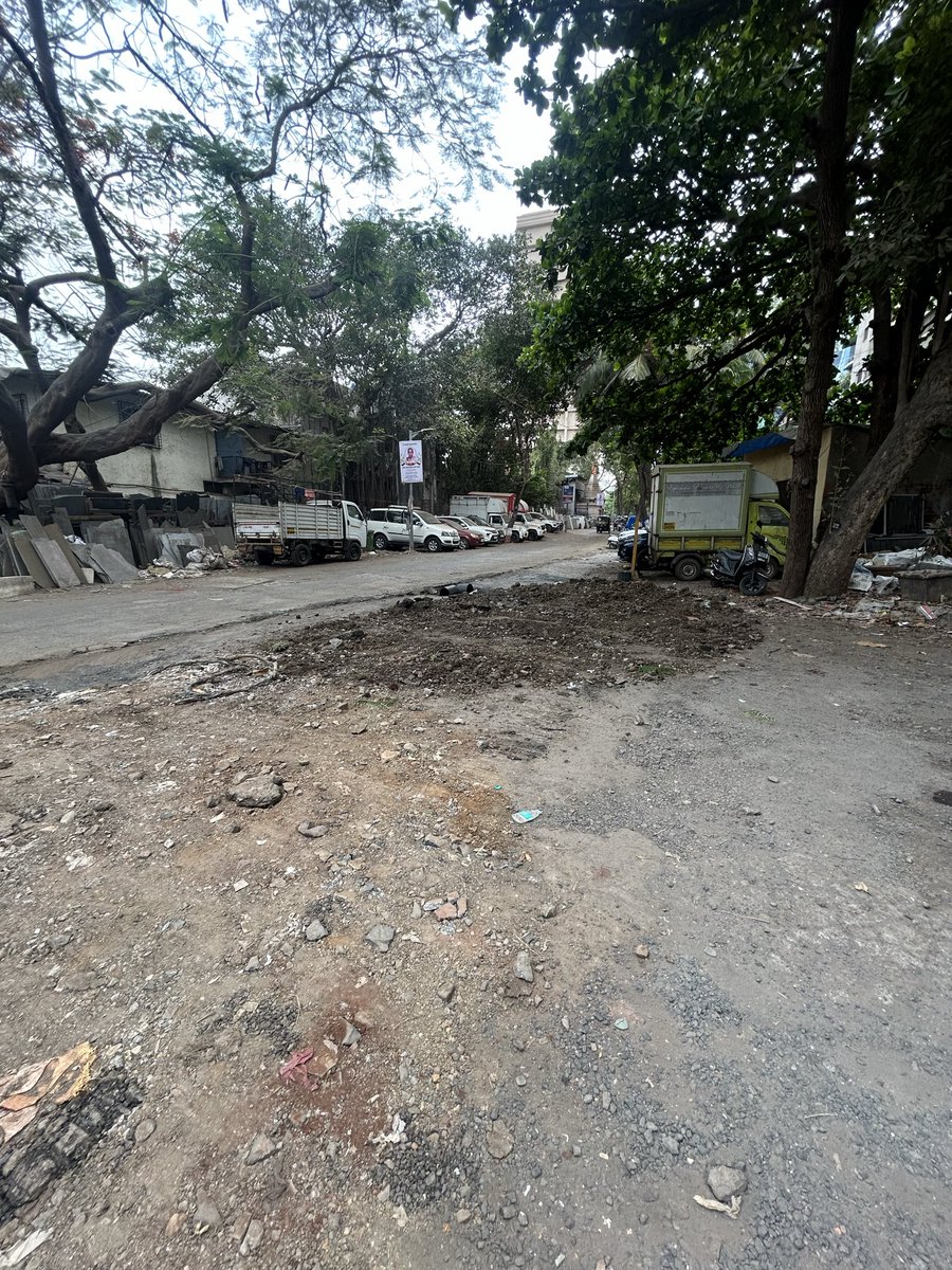 DeepTheK's tweet photo. @mybmc pls do share the gold that you would find from vakola pipeline ahead of Asian paints. By now you must have got something ..considering digging is happening forever, super slow work , pathetic road conditions , after work roads kept like worst than those  in villages. https://t.co/lOvlBCoyQy