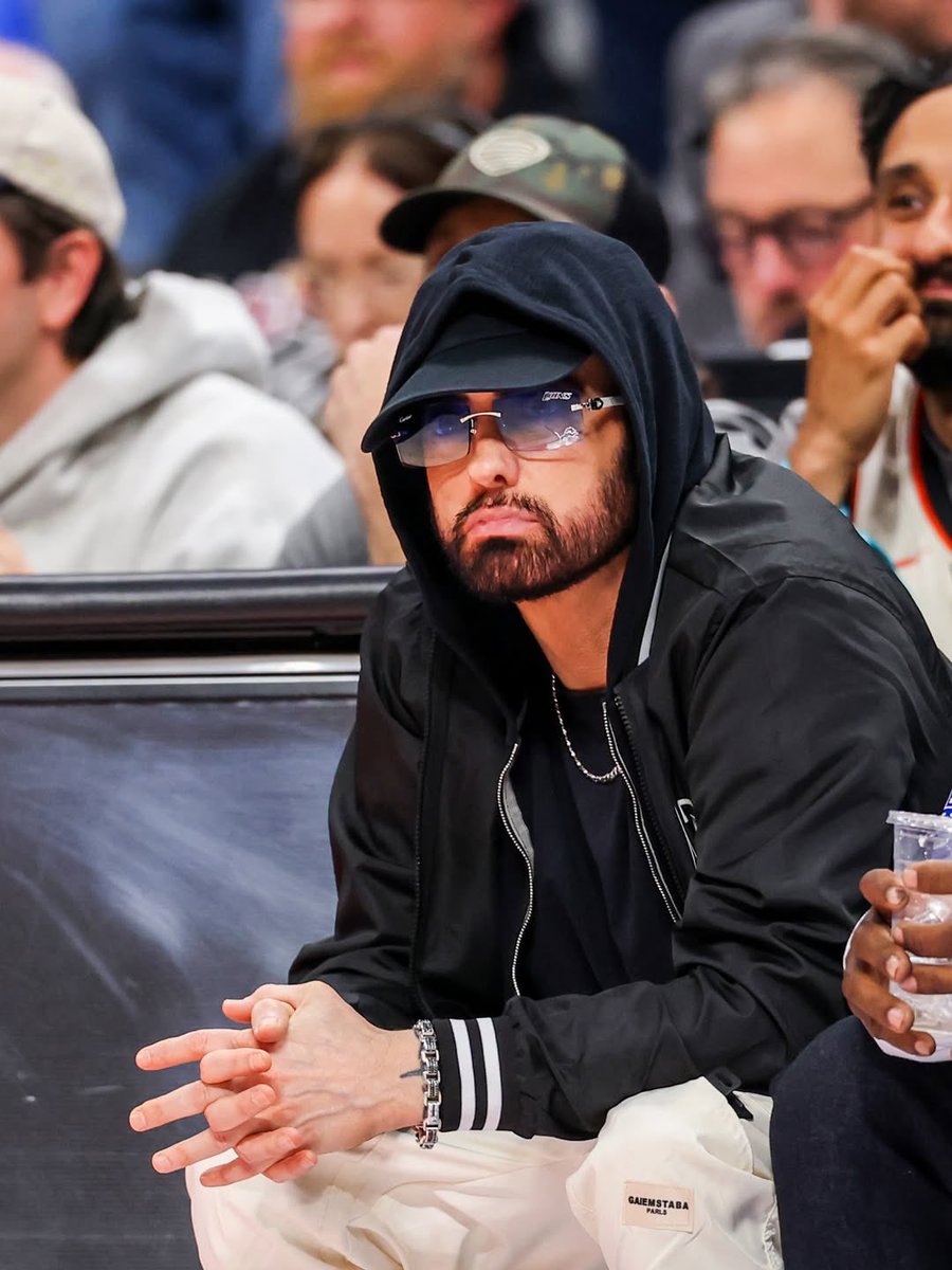SonaShady8's tweet photo. #Eminem 🖤 https://t.co/7uCbP3YSSf