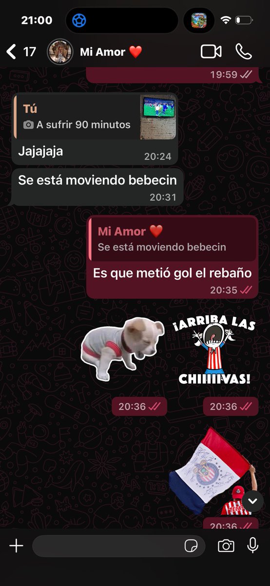 GusRenegade's tweet photo. Chiva hermano desde el vientre Dale Chivas! Este bebé trae torta bajo el brazo https://t.co/j0LdmWpL9L