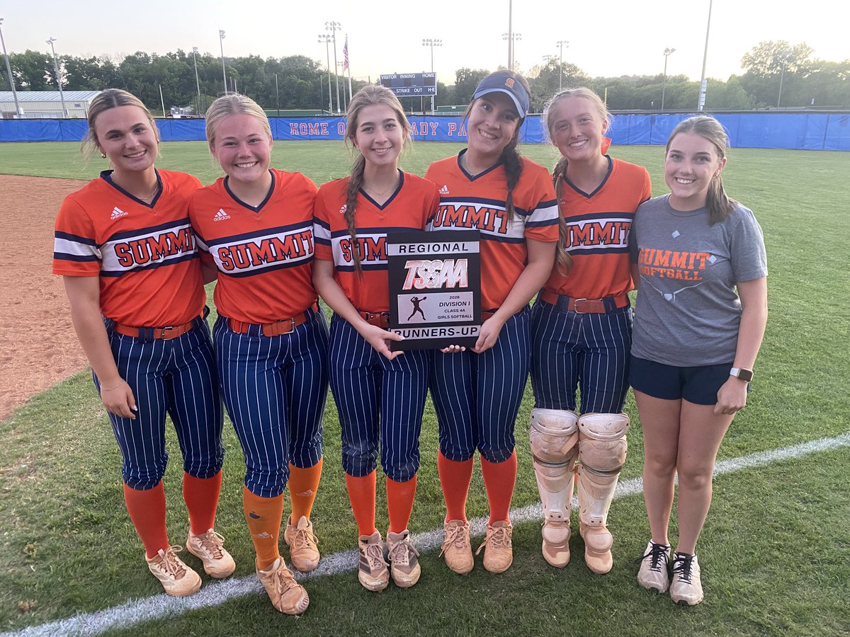 Summit Softball tweet media