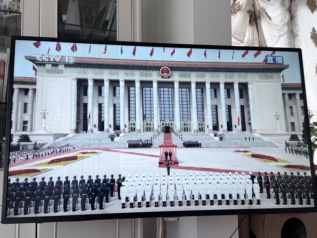 miiaannna's tweet photo. 非常的具有历史性，上至元首下至新闻解说员，说的都是本宫爱听的。very historical ，let us face new era together. https://t.co/e6YPFpPQWN