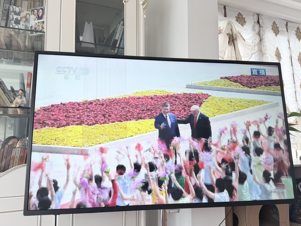 miiaannna's tweet photo. 非常的具有历史性，上至元首下至新闻解说员，说的都是本宫爱听的。very historical ，let us face new era together. https://t.co/e6YPFpPQWN