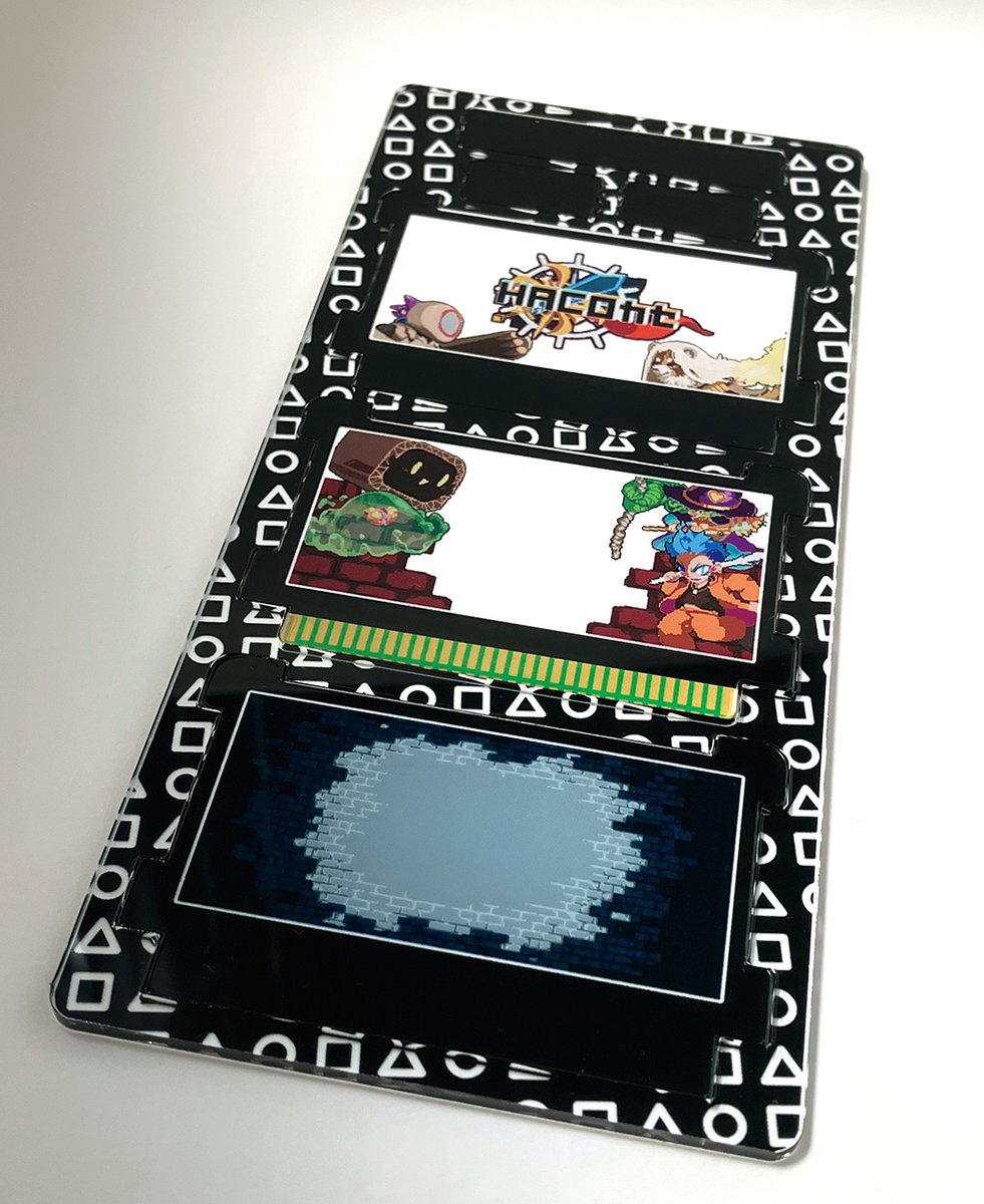 HACOlayer8585's tweet photo. ＼新製品登場！／
その名も HACOカセ🎮

レトロなゲームカセット風の
組み立て式アクリルアイテムができました！
まるで本物？みたいなフォルムに加え、
HACOレイヤー同様、層で魅せるデザイン表現が楽しめます。
さらに…あの「フーフーしたくなる部分」までしっかり再現！
（※フォーマットデザイン）

懐かしくて新しい、
憧れのレトロなゲームカセット風デザインをあなたも作ってみませんか？

今回は モケモさん（ @MokemoFactory ） にデザインをお願いいたしました！
ぜひご覧ください✨

#HACOカセ
#新製品