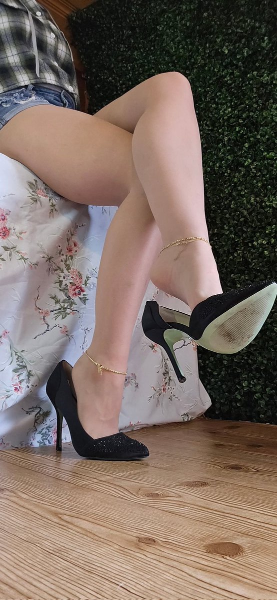Miss_Luna_Feet tweet media