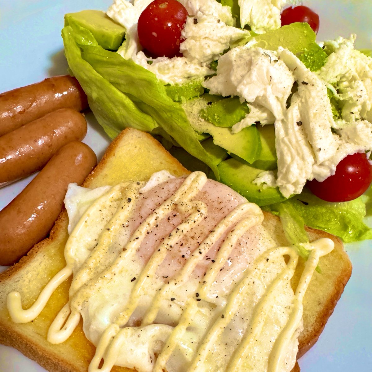 Moonfly_vip's tweet photo. 朝ごはんみたいな朝ごはんを……間に合わず昼ごはんとして食べます🍳 https://t.co/0LwdHgunNS