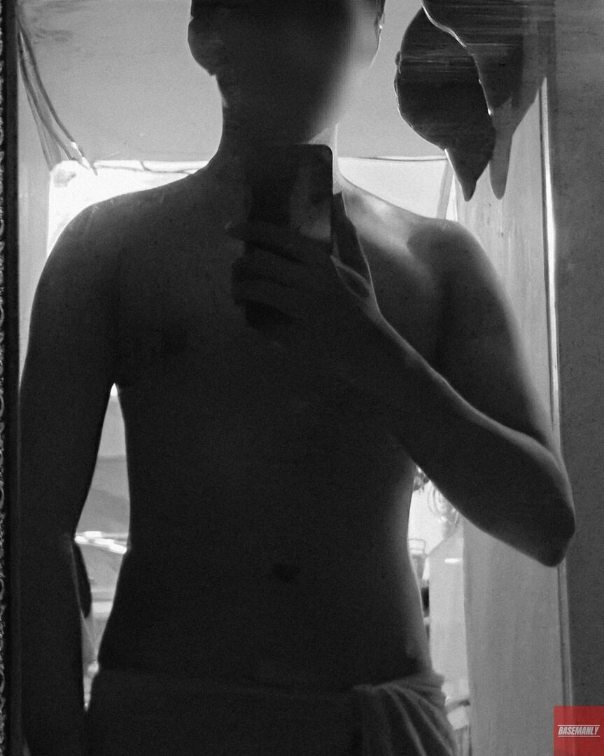 BUKAN BASE RATED tweet media
