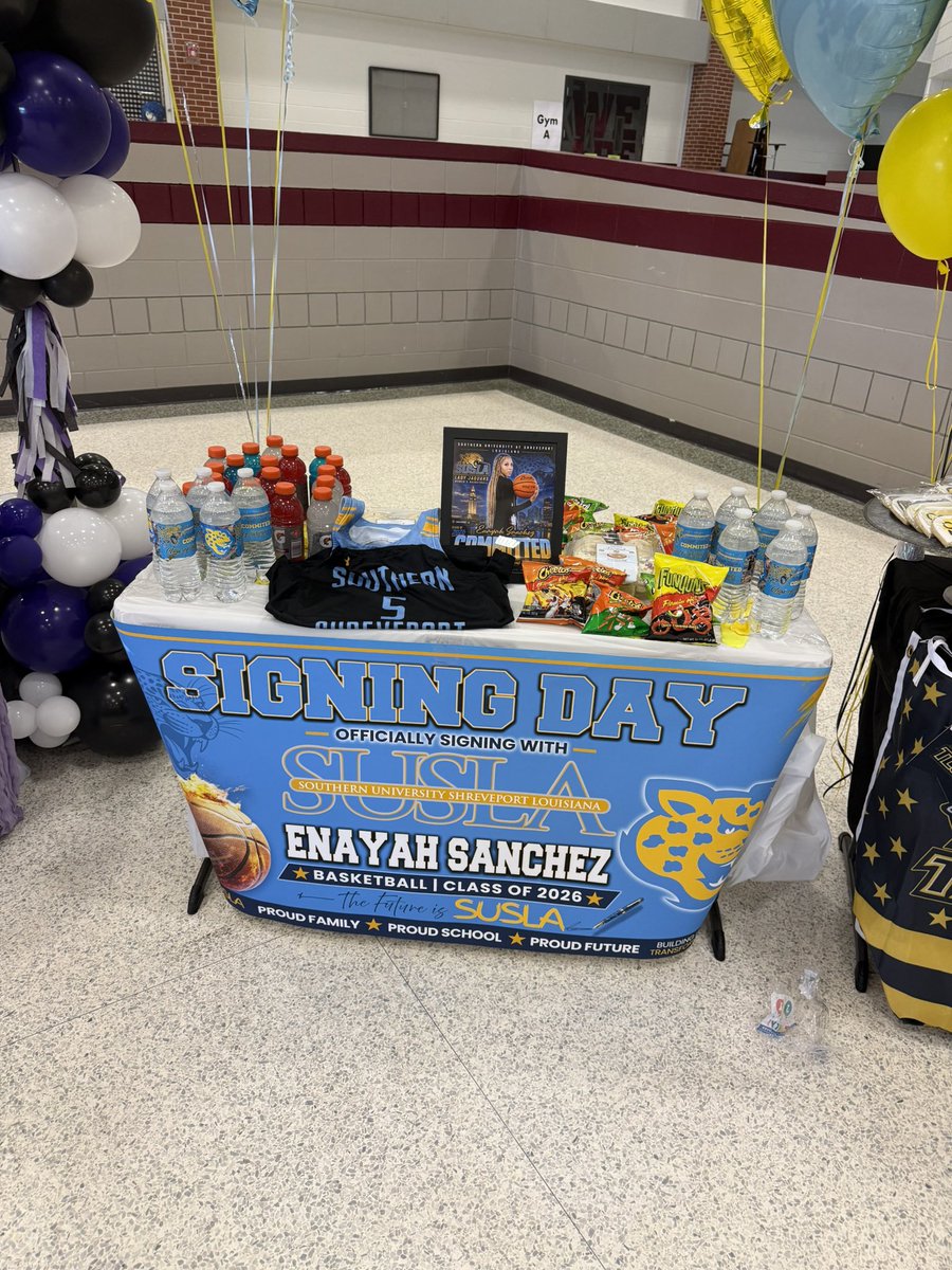 oilerpride_gbb's tweet photo. Congratulations to Enayah and Tycee as Pearland celebrated our spring signees. https://t.co/RQPtHzPFyk