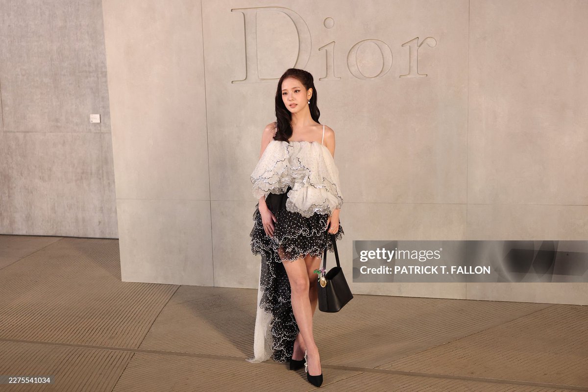 JisooInfo's tweet photo. Dior's Main Event✨

JISOO AT DIOR CRUISE SHOW
#JISOOxDiorCruise27 #JISOO https://t.co/eTjrnuf1pu