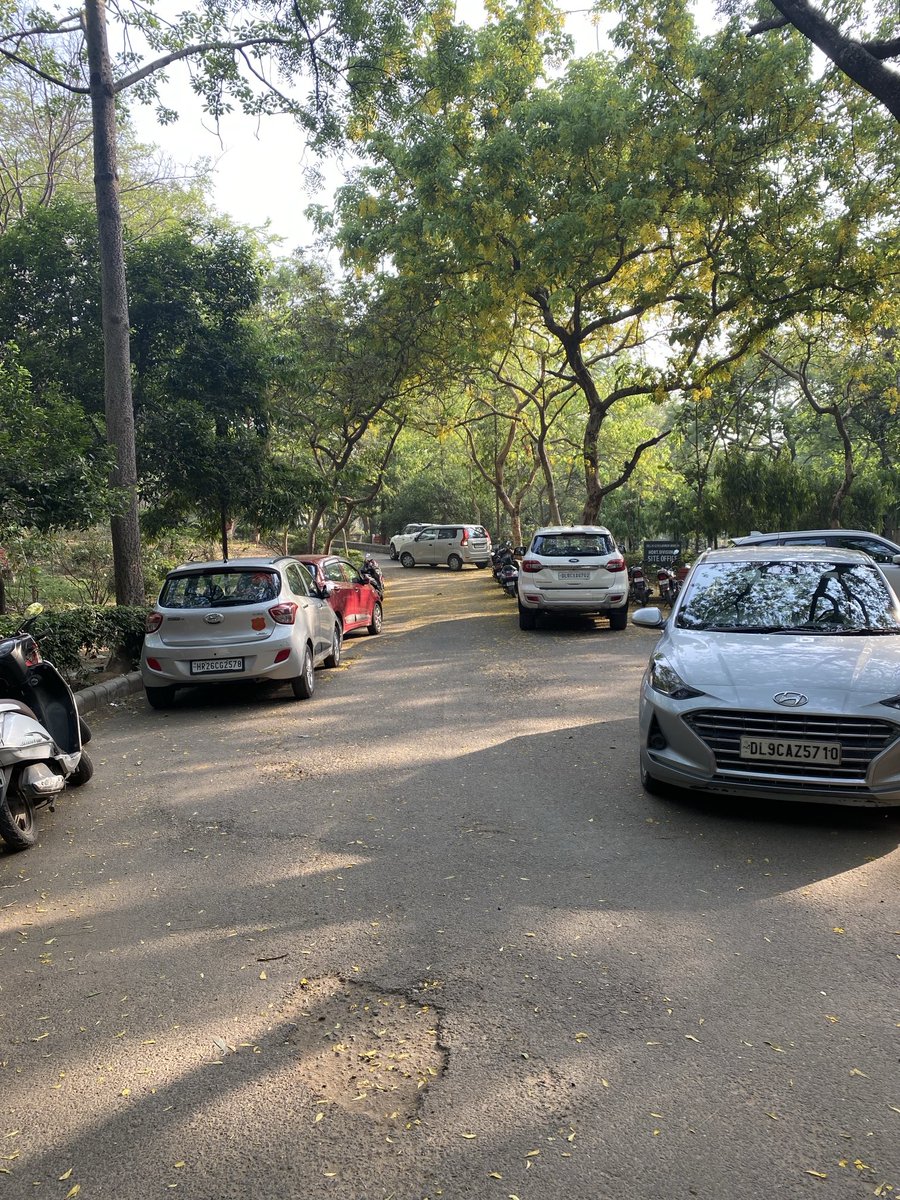 _sabanaqvi's tweet photo. A beautiful historic park in Delhi becomes a parking lot. Appeal to ⁦@LtGovDelhi⁩ to stop this. Sir, for few months a park under DDA has suddenly opened a gate from the Mehrauli-Gurgaon road to private vehicles. Residents, regular walkers harassed. Appeal to save park https://t.co/h4KalGmuUj