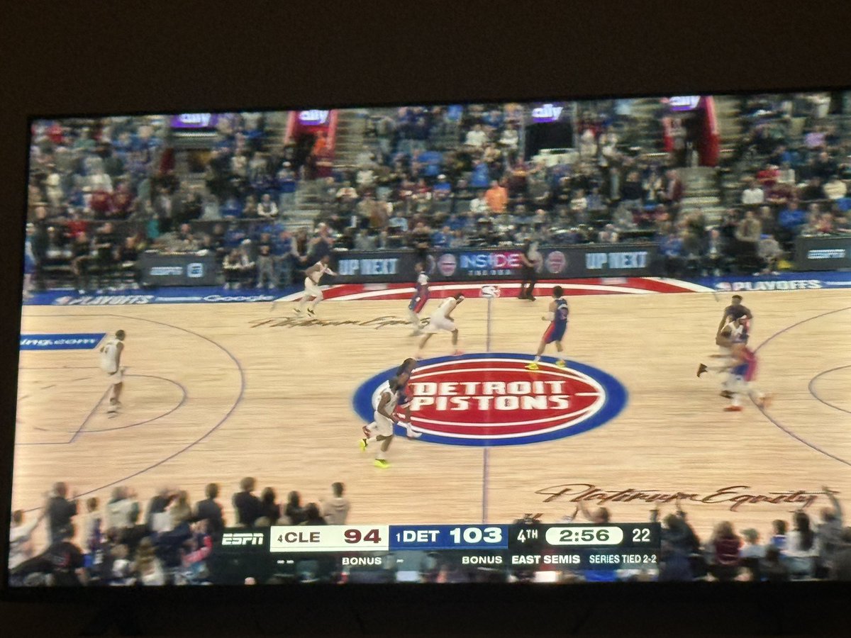 ToddKucinski's tweet photo. @971theticketxyt #unreal winning teams don’t let this happen. Love our Pistons but destroying our enjoyment 🤦‍♂️ https://t.co/isymXy9RHO