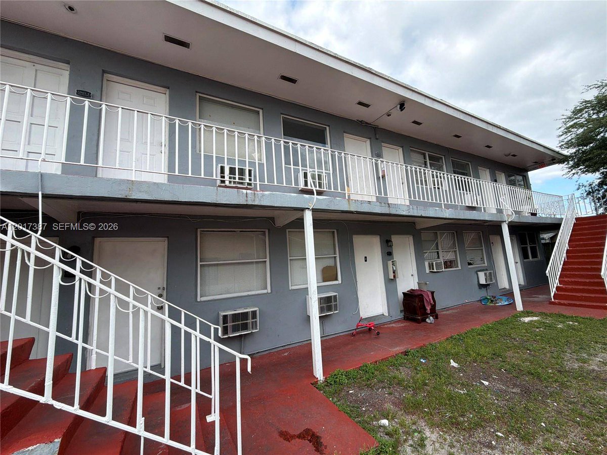 cordigroup's tweet photo. 🏢 Investor Alert! 6 Unit Multi-Family in Opa-locka is your canvas for success. This property is primed for renovation and repositioning with huge upside potential.Details &amp; photos: https://t.co/jG0w8GInvE  #RealEstateInvesting #MultiFamily #RentalIncome https://t.co/VLXXnDAcFa