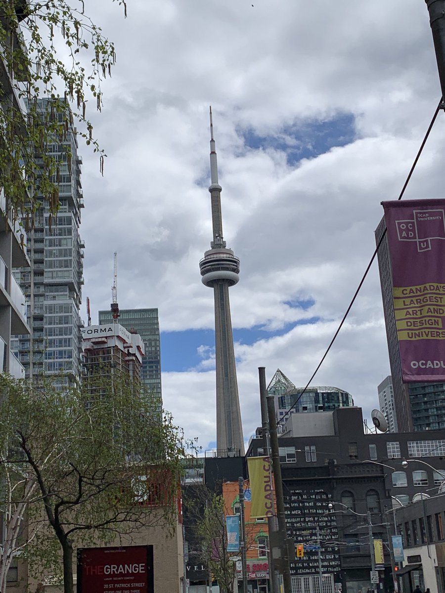 Nashowda's tweet photo. #Toronto #CNTower #Canada https://t.co/yB3cs8Iw8O
