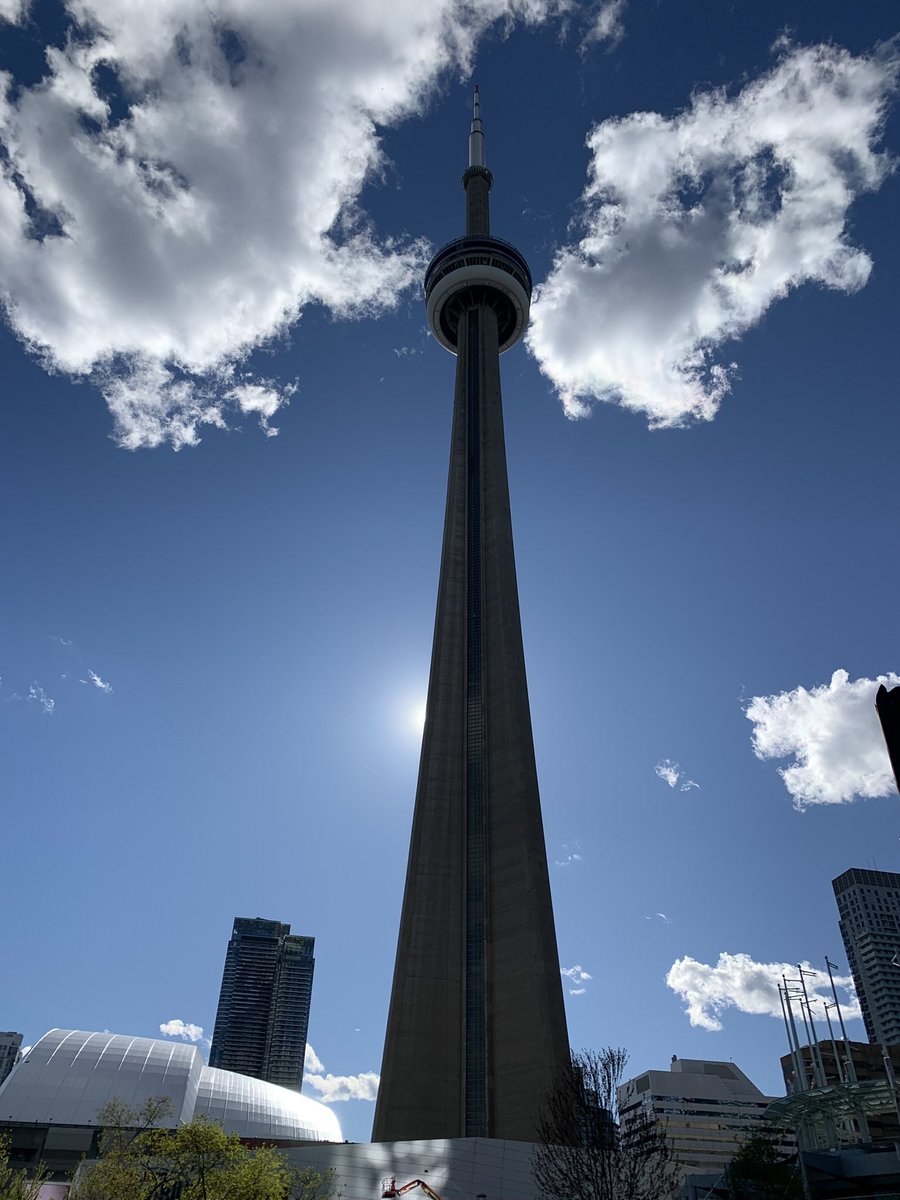 Nashowda's tweet photo. #Toronto #CNTower #Canada https://t.co/yB3cs8Iw8O