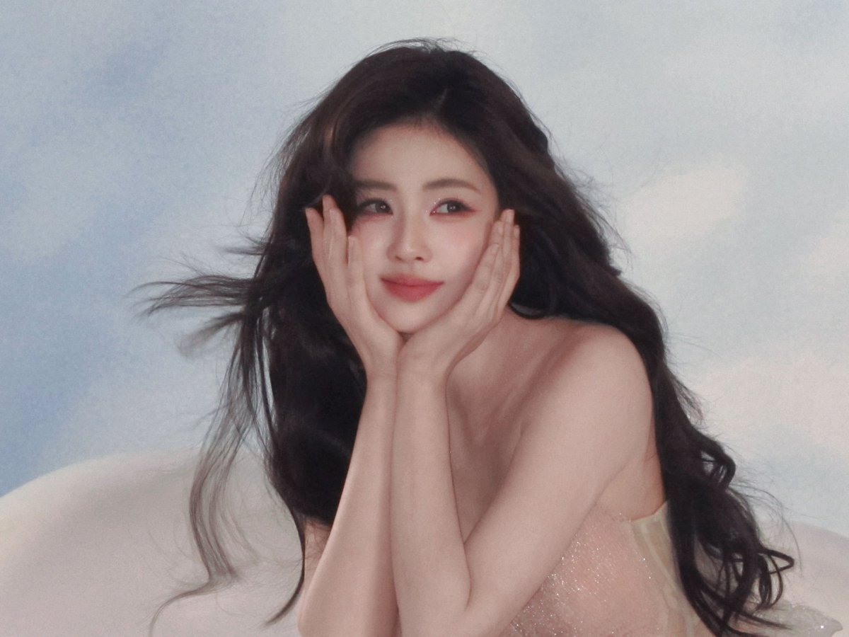 bailuniverse's tweet photo. cute and pretty <33 https://t.co/aLde9YcadG