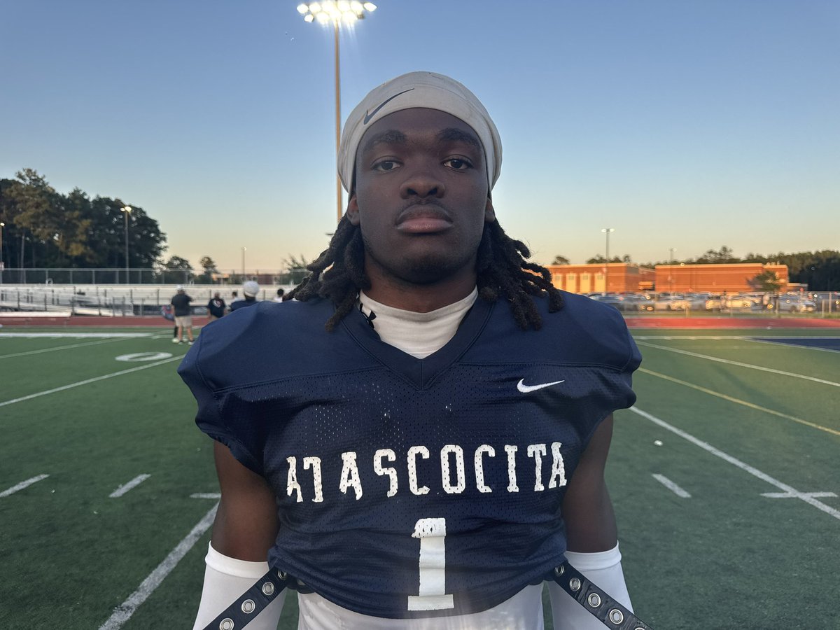 jackson_dip's tweet photo. 2027 Atascocita (TX) three-star S Tavon Bolden has two OV’s set up with Houston and Arizona State as of right now.

Bolden also mentioned he’s planning on scheduling a few more visits as well. https://t.co/n0tiLT4Uo4