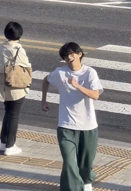𝗺𝗼𝗺𝗼 🐻🍓 tweet media