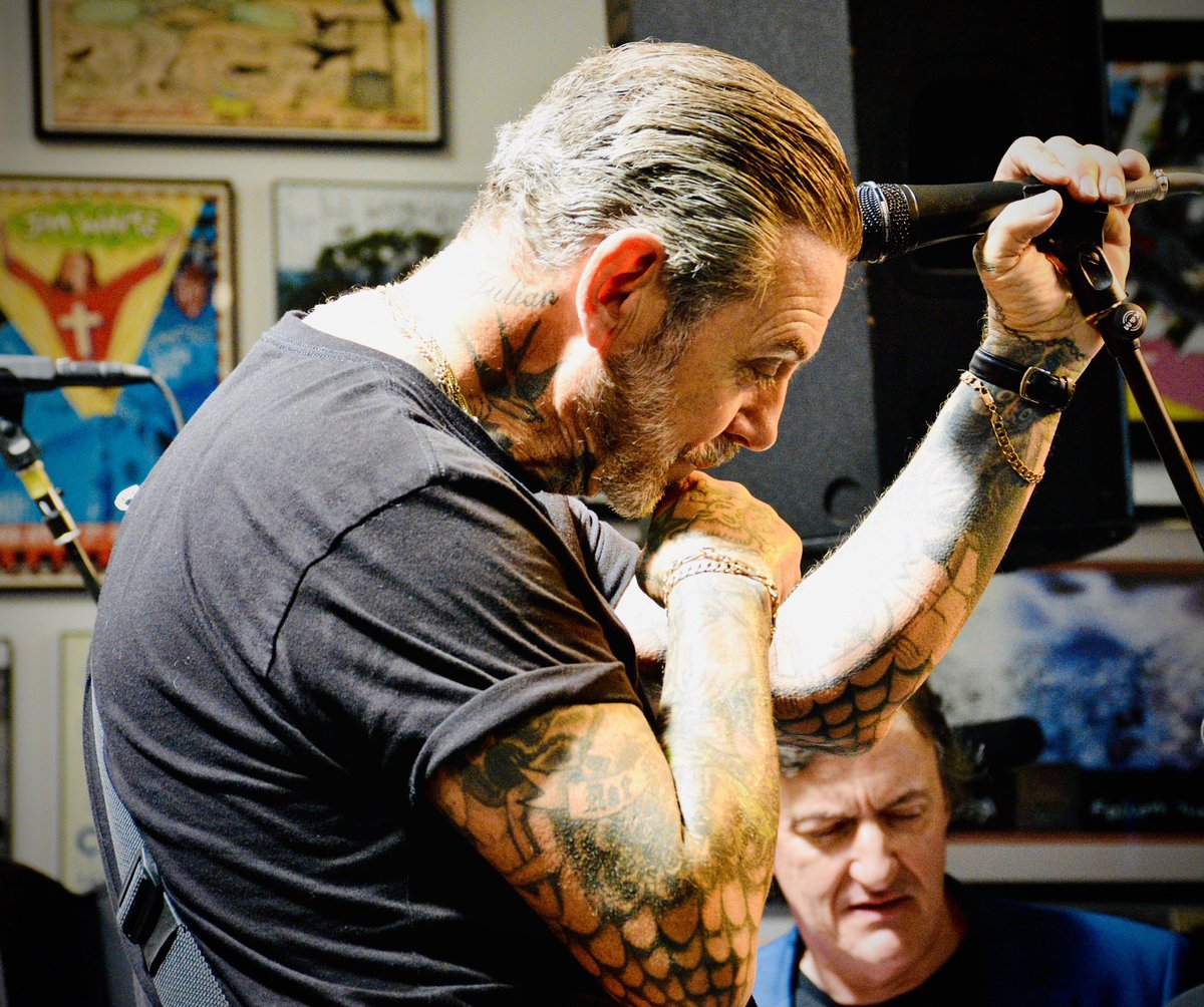 billymcdinca's tweet photo. Adding a few more picture from the gig last weekend @FingerprintsLB with @SocialD1
The new album is RIDICULOUS good
#SocialDistortion
#BornToKill
#MikeNess
#JonnyTwoBags
✅ em out
@MeganHoliday
@SluggoDoug
@kroq
@epitaphrecords https://t.co/VP8RgbZnLR