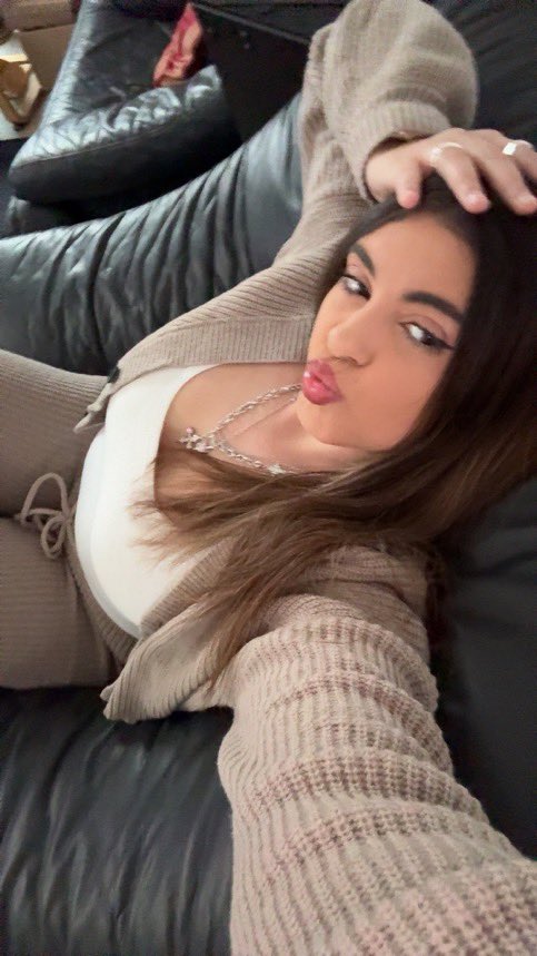 LilGoddess tweet media