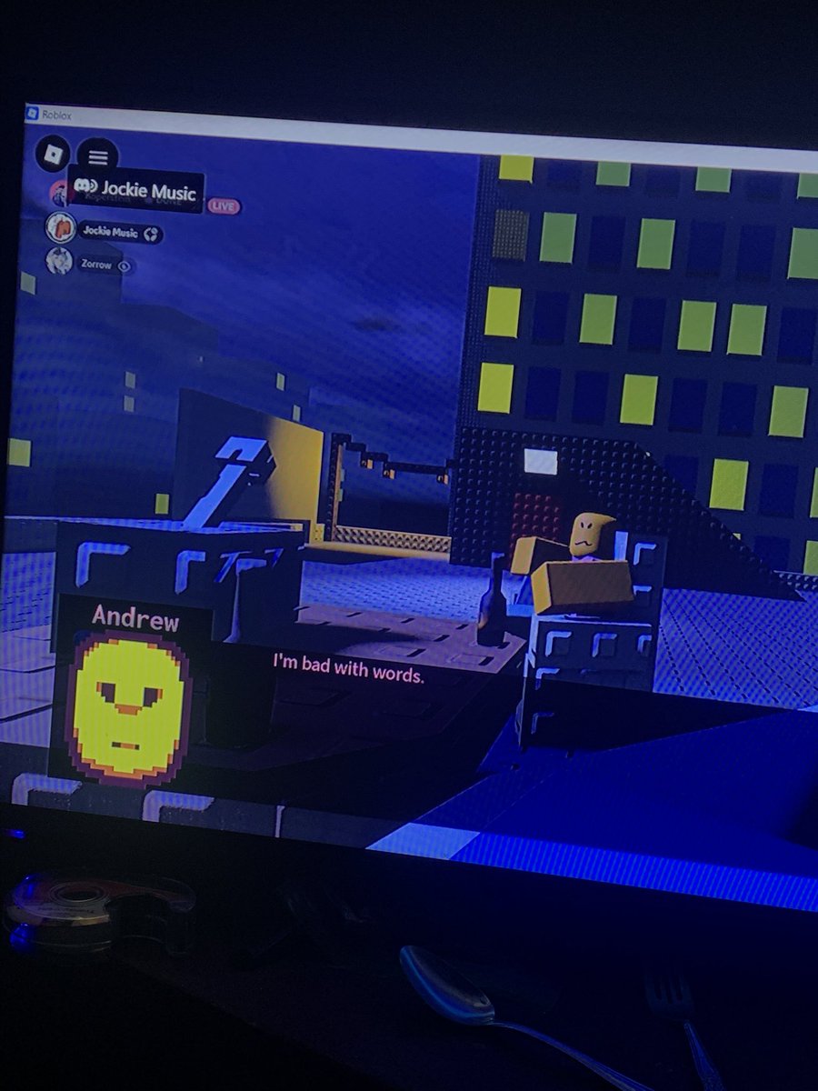 zrrowss's tweet photo. making my friend play bad things #willupdate https://t.co/6yl1sOd2ia