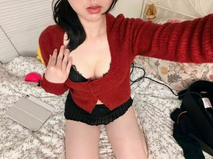 Jimmy8556883382's tweet photo. Cum on that Slut 🍆💦💦 https://t.co/MWy2Nq5chY