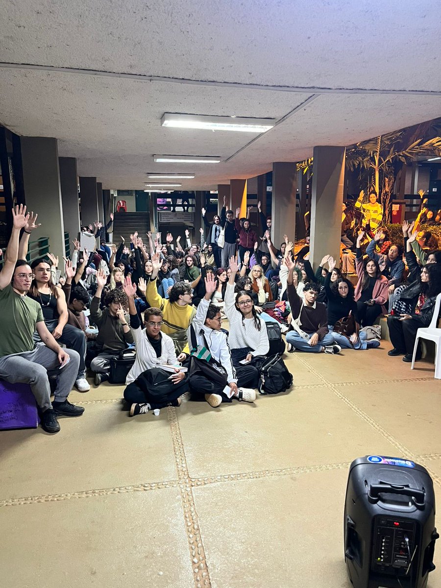 cal_unicamp's tweet photo. 🔥 É GREVE NO IEL UNICAMP! https://t.co/UbB57U5Vuh