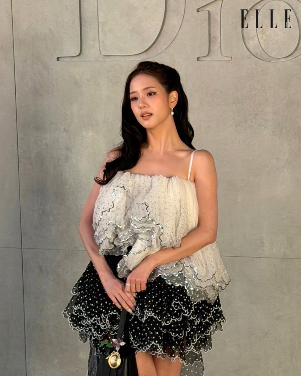 ELLE Thailand tweet media