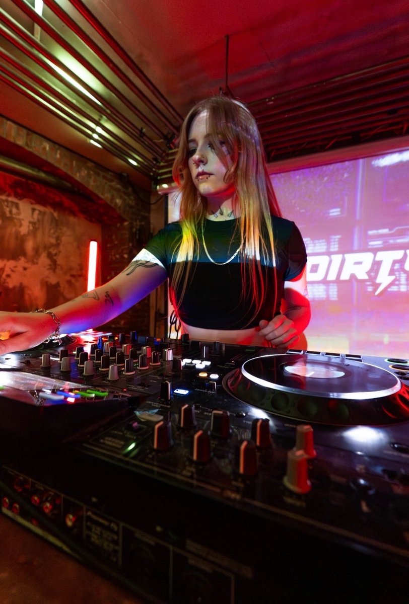 BassStationChi's tweet photo. Girl riddim is up more than ever. Leafy headline tomorrow at Spybar. Chibidubz Chicago debut. Lexdubz world debut. OPC collective takeover. This one is for the culture. Pull up to the function we outcheaaa. https://t.co/W5mRt2exxK