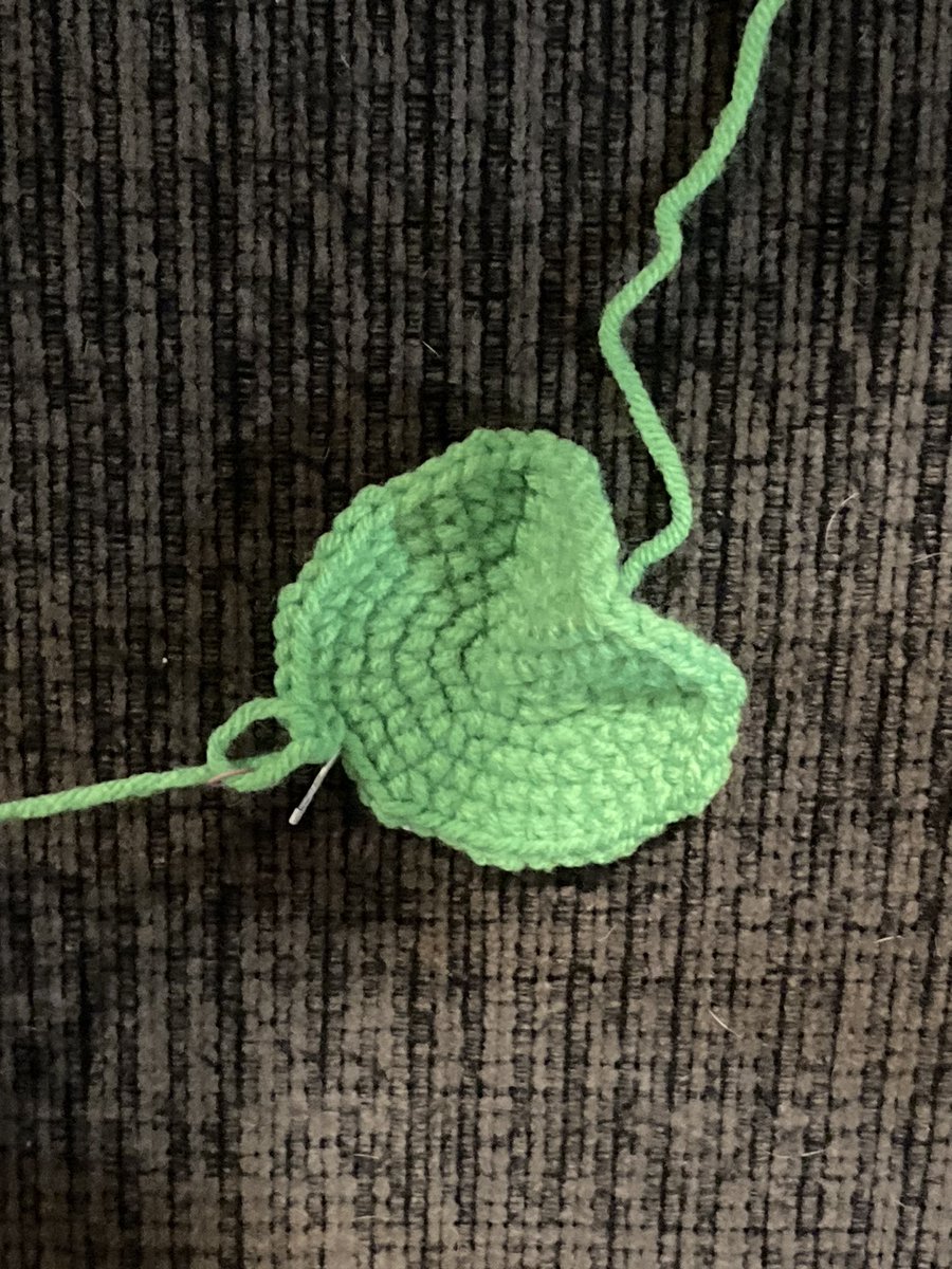 TheKnightOfVoi2's tweet photo. I finally started that new WIP, and made quite a bit of progress on my other projects! I had to order some yarn for one of them, but they’re all coming along! https://t.co/BH5iOiCSRq