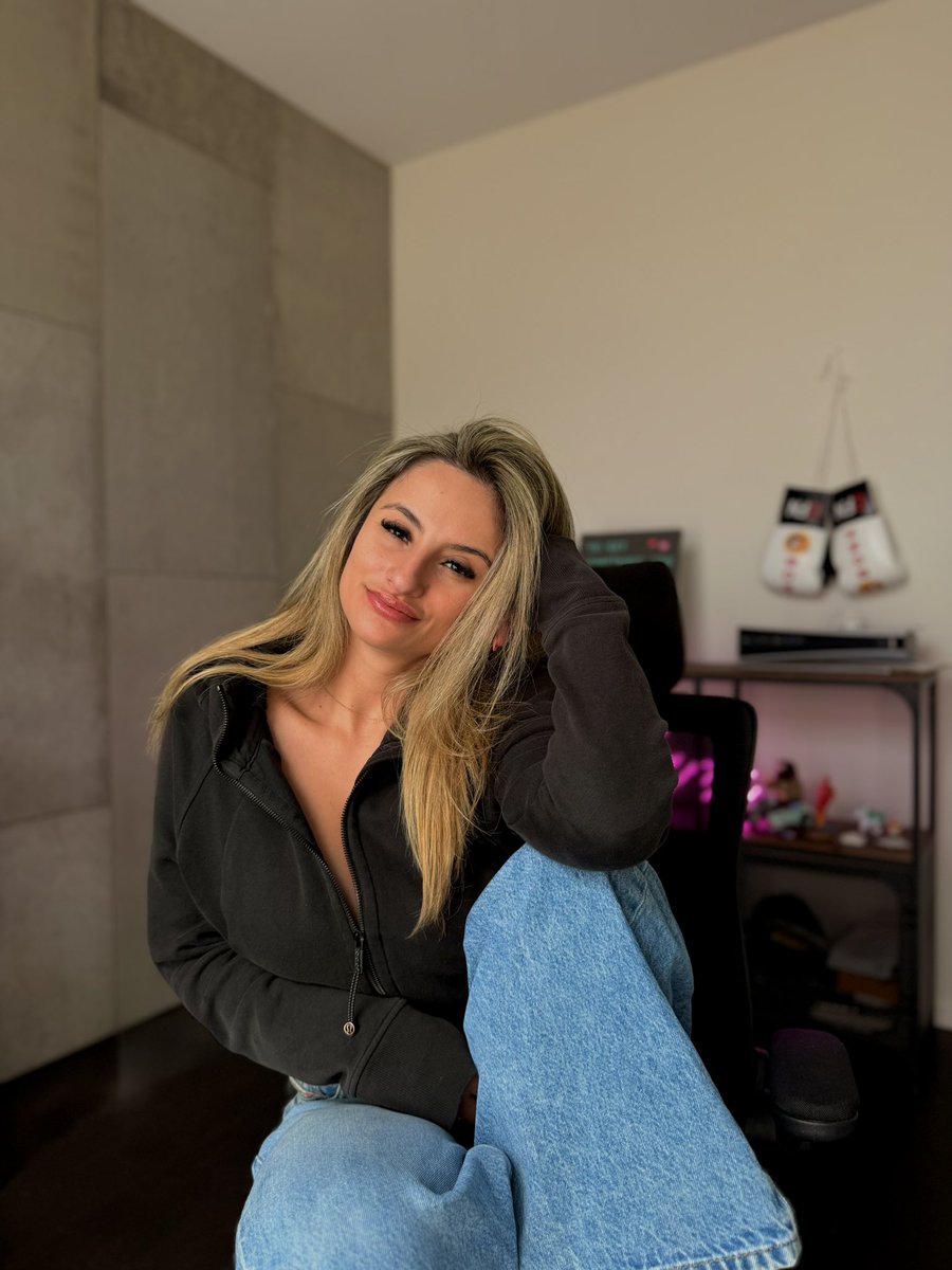 Jana 👑 tweet media