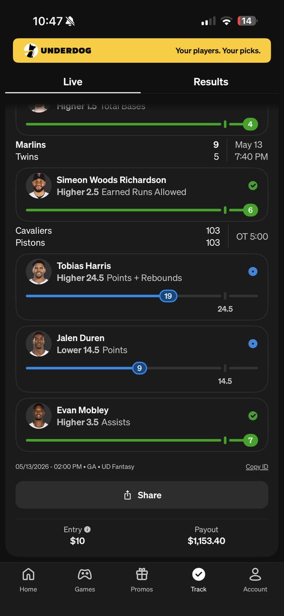 SheWantAshton's tweet photo. TOBIAS FUCKING 6-19 HARRIS FUCK YOU! https://t.co/Sdi00BQoGj