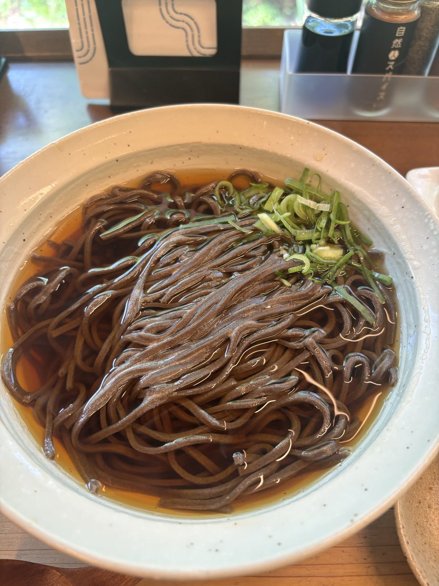 bayma103's tweet photo. 瀬音の湯♨️なう

本日も快晴ナリ
今日は温泉には入らず舞茸天蕎麦を食べに来ました

牛すじカレーやら唐揚げ定食、釜飯、まぜそばなどなど、メニューが増えてて心移りしそうだったけど舞茸天蕎麦に…大きな舞茸天もお蕎麦も美味しかった https://t.co/C5hr5EmE94