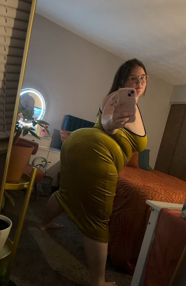 PlussizeTalisa tweet media