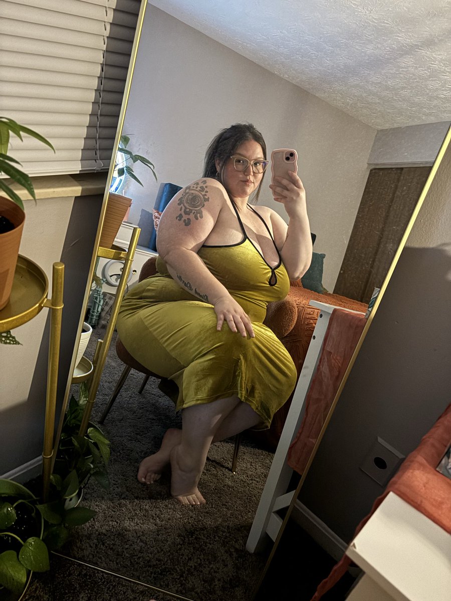 PlussizeTalisa tweet media