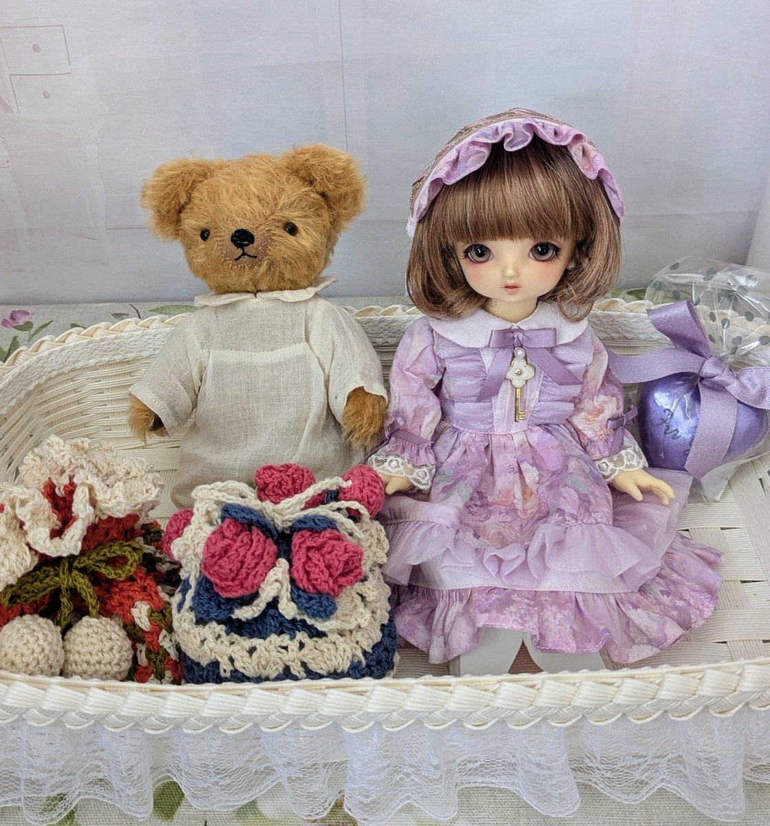 jun49044261's tweet photo. ちょっと可愛いお洋服が出来たので、クマちゃんと写真を撮りました🥰
クーポンが出た日に、お洋服を出品します😊
#幼SDまい https://t.co/3qxUVUQgRT
