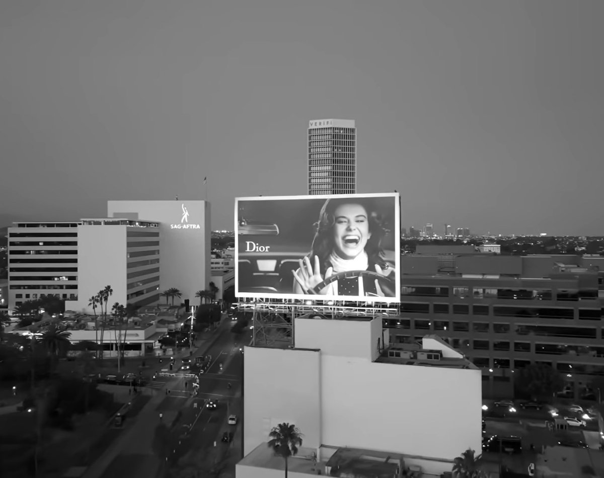 gray tweet media