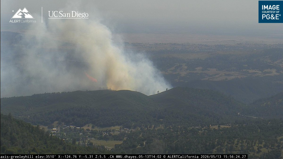 DanielFireTruck's tweet photo. #BendFire The Fire is 25-30 acres and Holding at a Ridge and within Retardant, Difficult Access for Ground Resources, using Dozers to go Direct on the Fire. https://t.co/FwmoNSOuGX