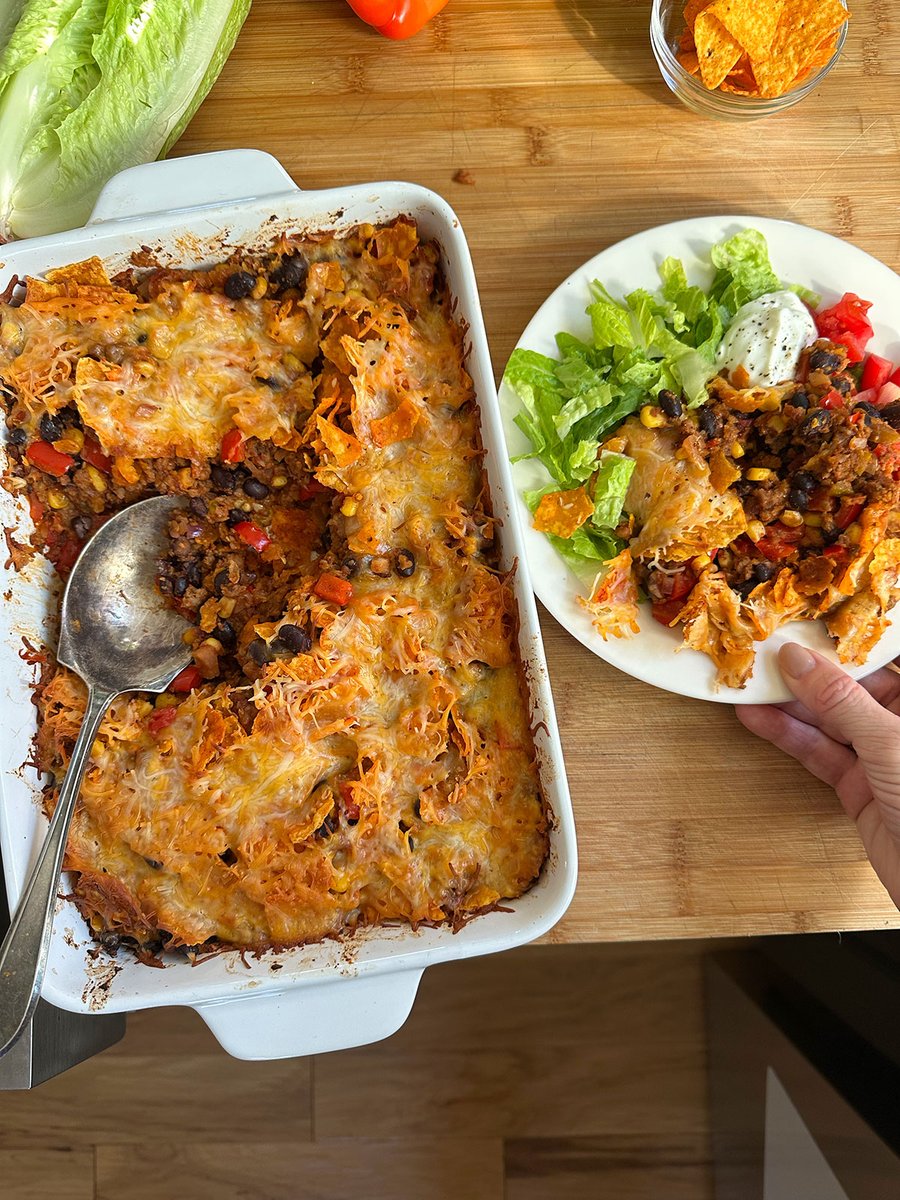 liveeatlearn's tweet photo. Dump-and-bake taco casserole! I like to serve it with chopped romaine, tomatoes, and sour cream, such an easy vegetarian dinner https://t.co/niEymOlJpH https://t.co/PKayk1Cbis