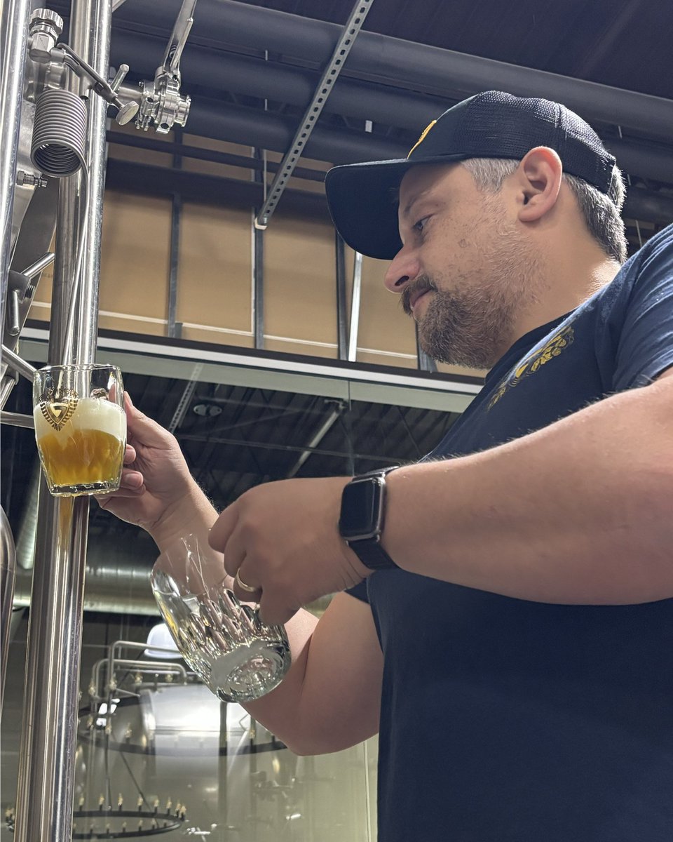 SchillingBeer's tweet photo. Last week, we traveled to Downers Grove to collaborate with Goldfinger Brewing Company on a Kraków-style Polish lager honoring Tom Goldfinger’s family heritage. Brewed with Moravian barley and Polish hops, it debuts July 18 at Goldfinger’s 6th Lagerversary.

Na zdrowie! https://t.co/sQG1QSsZho