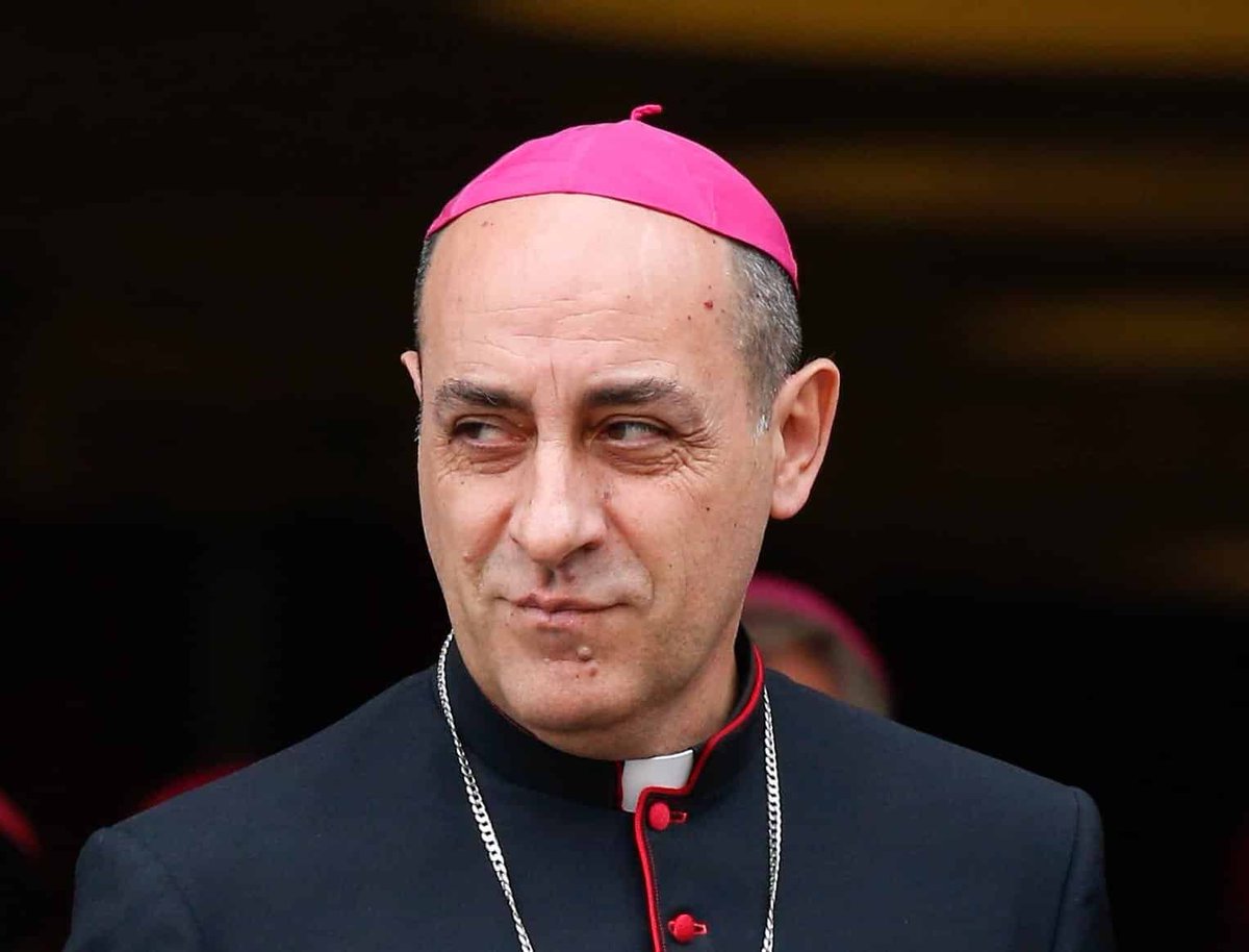 Papista tweet media