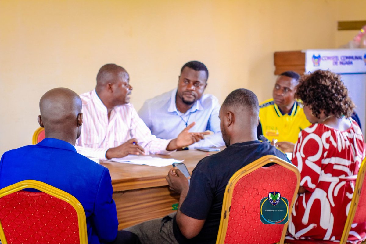 CCdeNgaba's tweet photo. Après sa réunion avec ts les agents administratifs du conseil, Ce mer. 13 mai 2026, le bureau du conseil communal de Ngaba, conduit par l’hon. Blondel Mazebo, a échangé avec les présidents des groupes parlementaires et des commissions sur les préparatifs de la session de mai 2026 https://t.co/f0pLWX7S9D