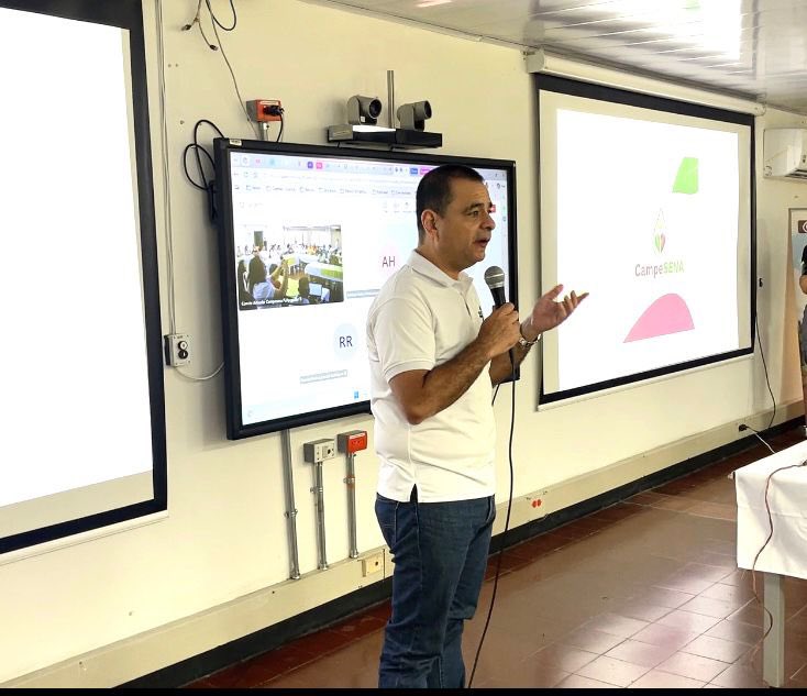 SENA_RValle's tweet photo. Finalizamos con éxito la Segunda Asamblea del Comité Articulador Regional empleado de CampeSENA y Full Popular💪🏽. Un espacio donde la institucionalidad del #SENAValle y las fuerzas vivas del territorio se unieron para consolidar el desarrollo rural.
#CampeSENA #FullPopular https://t.co/jZbmwPUblI
