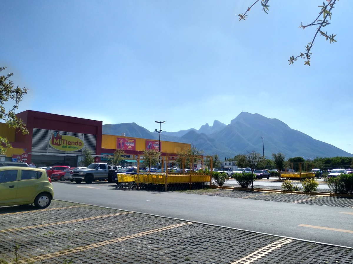 Duraznotes's tweet photo. En friega en la chamba, cuántas #Culonas vivirán cerca de la Eloy Cavazos y la Coahuila y que les gusta mostrar sus #Duraznotes cuando van a hacer el mandado a estas tiendas de conveniencia, si vives cerca #Nalgona deja un aporte de tu 🍑 https://t.co/jAhk0BgRSm