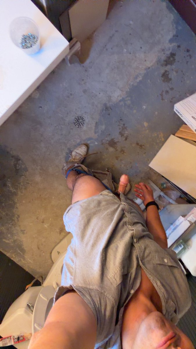 KhaySaym's tweet photo. he told me to drop my pants https://t.co/gZOzXQ33Mm