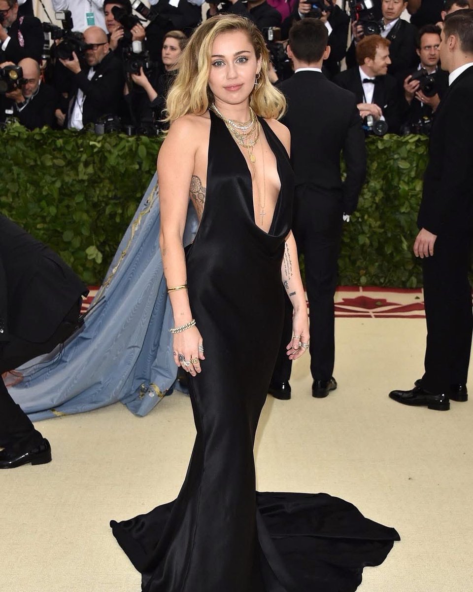 ultimatemiley23 tweet media