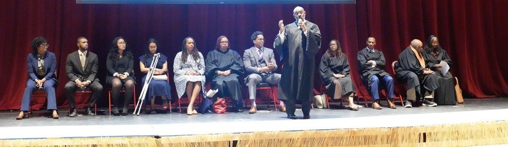 RichTownshipHS's tweet photo. Law Day provided students with the opportunity to meet legal professionals, ask questions, and participate in small group discussions. Students gained valuable insight into careers in law and the justice system through engaging conversations and real-world experiences. https://t.co/ACRkdgv4LL