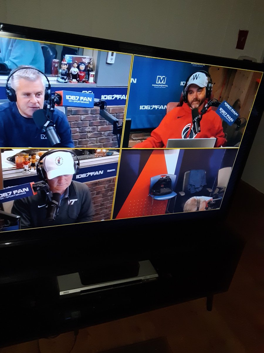 ScottGammon3's tweet photo. @GlassJoeJP @JunksRadio I just noticed the other day on the show, your hair is Grey in one box, and blonde in the other one. Weird lighting I'm guessing. https://t.co/EwBeLLQF6C