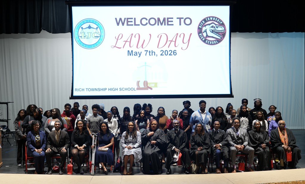RichTownshipHS's tweet photo. Law Day provided students with the opportunity to meet legal professionals, ask questions, and participate in small group discussions. Students gained valuable insight into careers in law and the justice system through engaging conversations and real-world experiences. https://t.co/ACRkdgv4LL