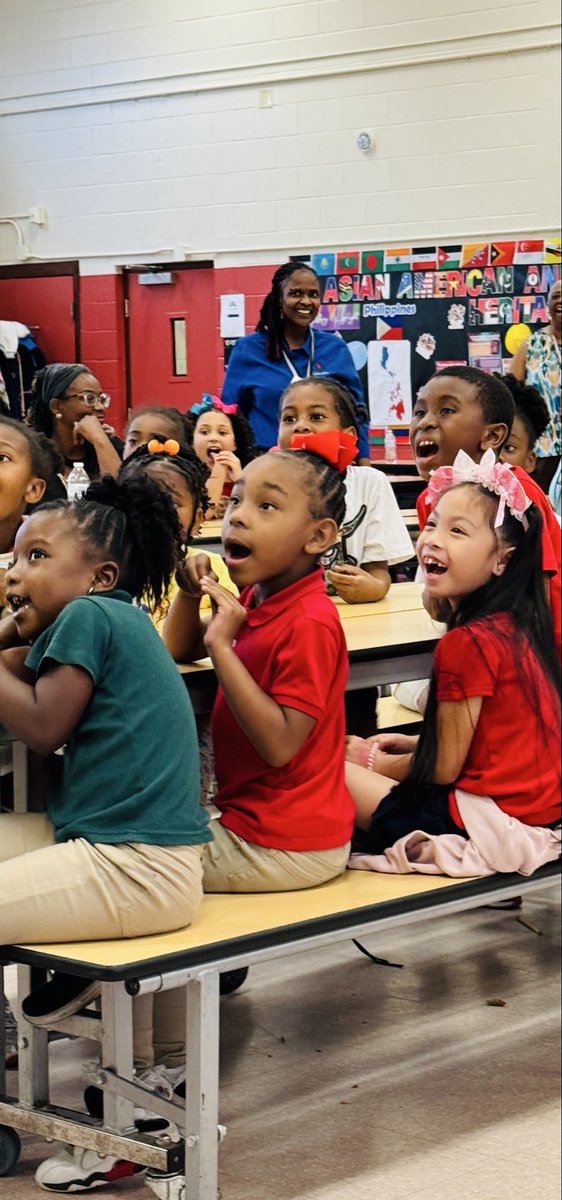 CornbreadSeries's tweet photo. We discussed close to 10 ELA reading standards, solved math problems, and did all of this while having fun. If you haven’t experienced a Cornbread Literacy Presentation yet, you have no idea how interactive and engaging it is. #schoolVisit #teachers #principal #backtoschool https://t.co/zOa1gu7oKx